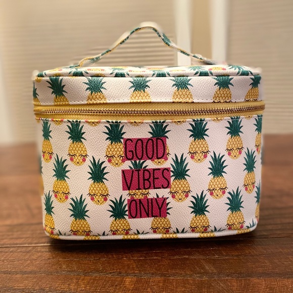 Good Vibes Only Pineapple Cosmetic Carrying Case With Handle - Picture 10 of 12